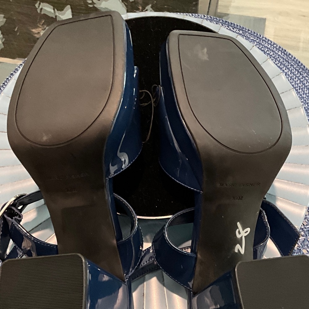 NWOT Marc Fisher Patent Leather Platform Sandals - Picture 6 of 13